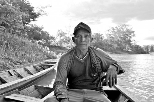 Jorge Ríos Pacaya, productor de Ucayali, Perú, quien colabora con la investigación de CIFOR. Foto Aoife Bennett-Curry.