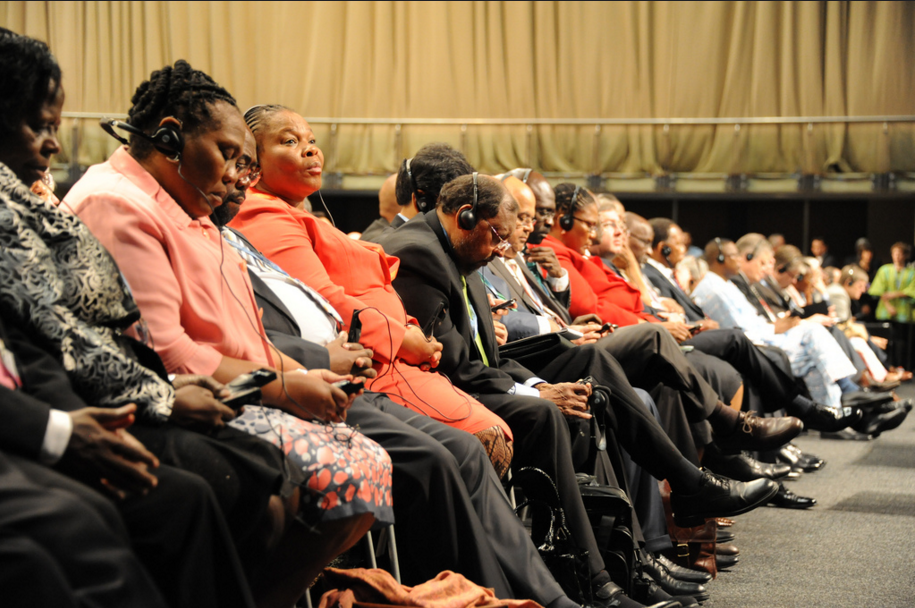 Rancangan teks REDD+ menunda keputusan pembiayaan ke 2012, memperlemah safeguards