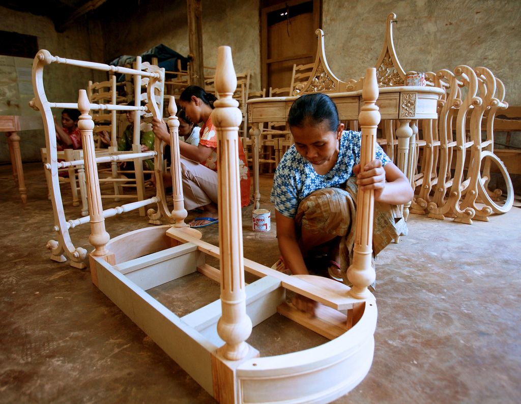 Research leads to certification, more trade for Indonesian furniture-makers