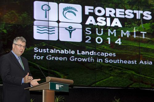 Direktur Jenderal CIFOR: ‘Dunia kita sedang mengalami titik balik.’