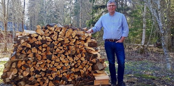 Direktur Jenderal CIFOR, Peter Holmgren, berpendapat bahwa pengelolaan hutan yang baik dapat berkontribusi dalam mendukung mata pencaharian jutaan orang. Foto: CIFOR