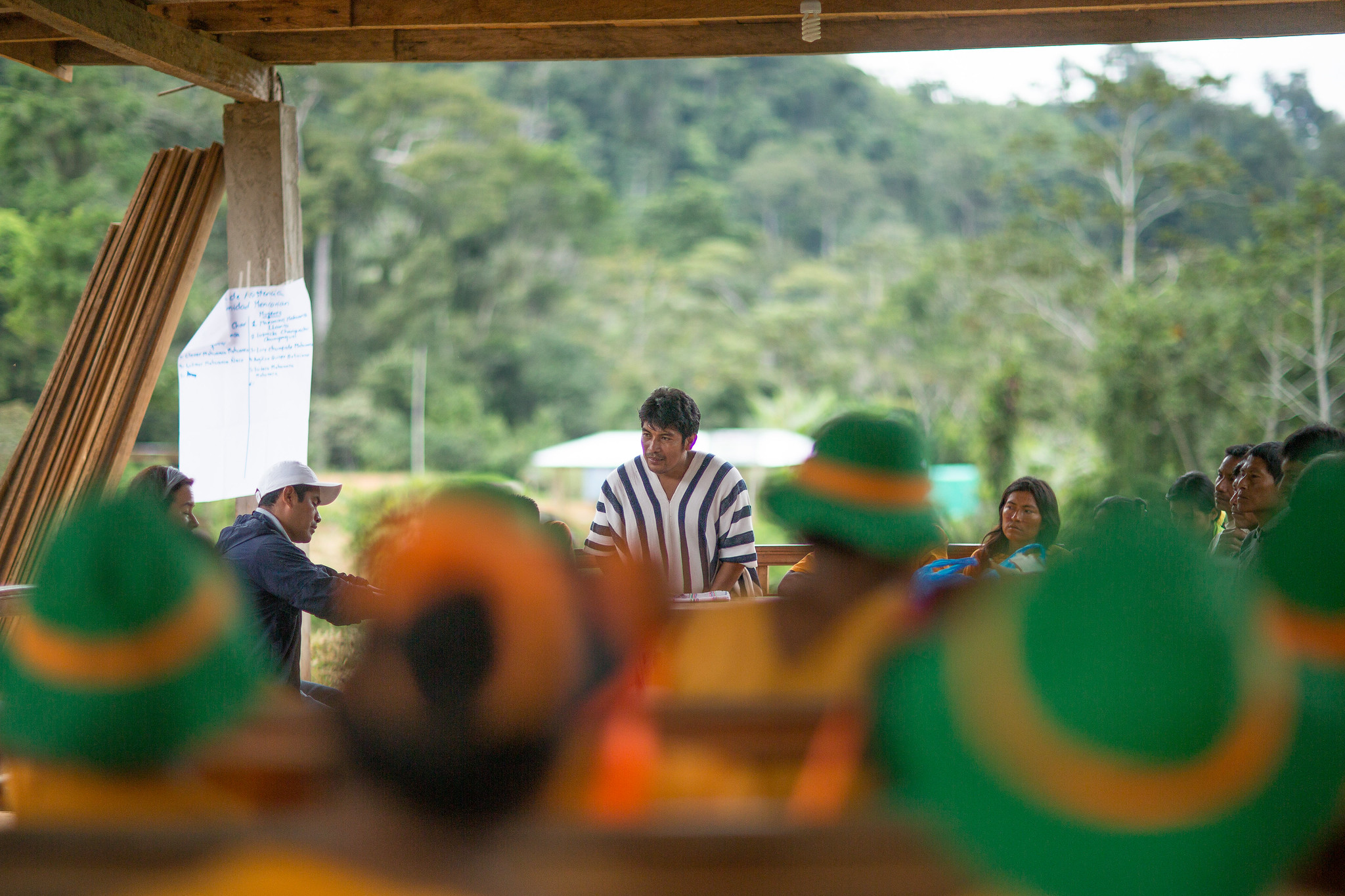 Los títulos por sí mismos no garantizan derechos de tenencia sobre las tierras forestales de las comunidades indígenas