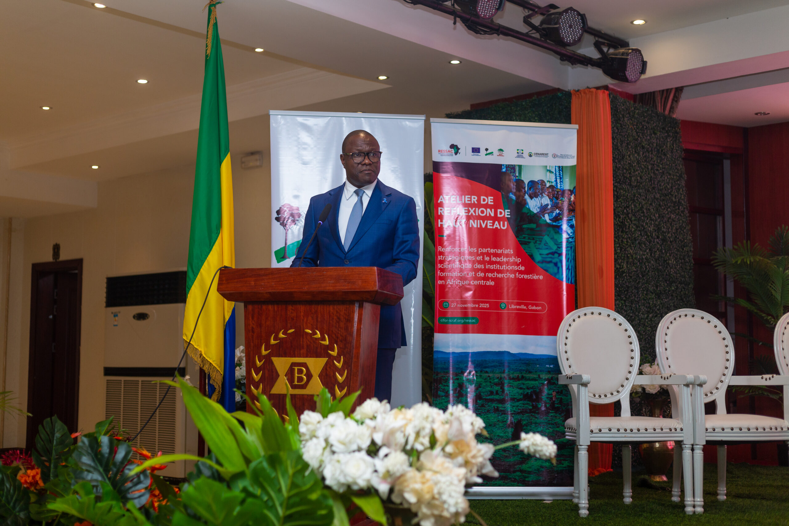 Le ministre gabonais de l’Enseignement supérieur et de la Recherche scientifique s’exprime lors d’une rencontre de haut niveau du RESSAC à Libreville.