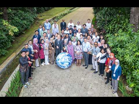 Strengthening regional readiness for equitable blue carbon governance and finance through global learning